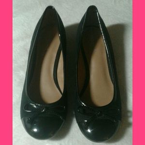 MERONA BLACK BOW TIE SMALL HEELS! NEW